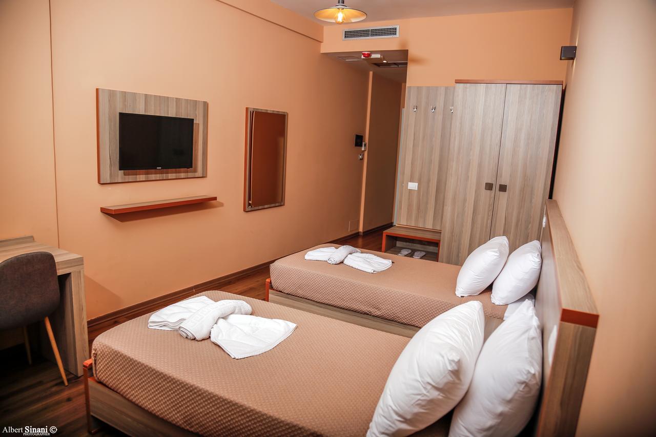 Arc Hotel Tirana Yzberishti Zewnętrze zdjęcie